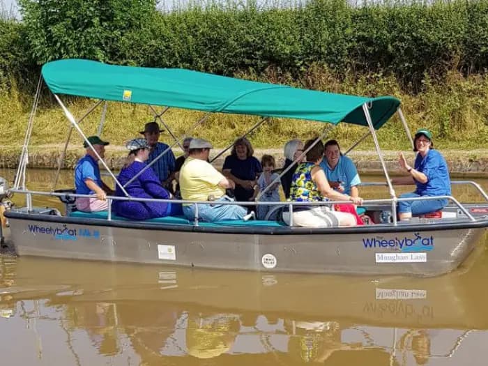 wheelyboat on the canal